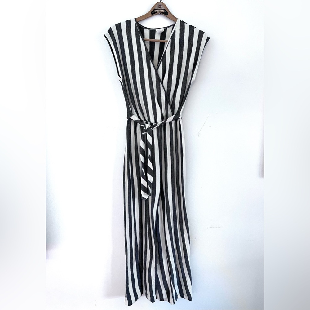 Caution To The Wind Striped Jumpsuit with V Front and Belt Women’s Size Large
